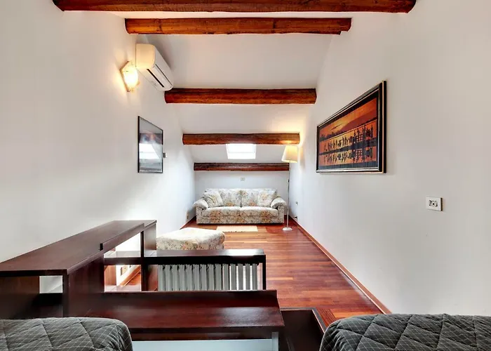Nobile House